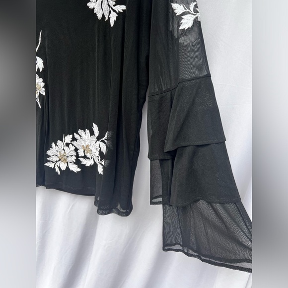 Beautiful Black & White Embroidered Floral Sheer Women’s Blouse - Picture 4 of 10
